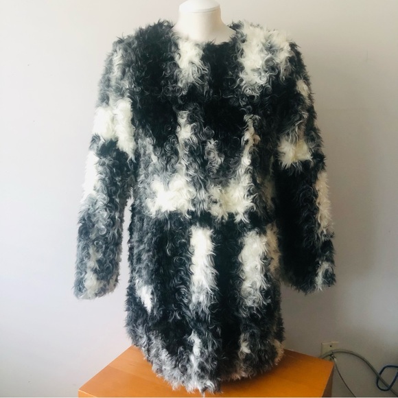 Zara Basic Collection Fuzzy Coat with Loop Hook Closures in Black & White Size S - Picture 2 of 16